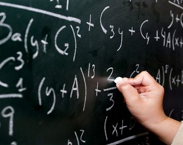 {altText(,#TriviaM1: Solo el 10% puede aprobar este examen de matemáticas de primaria)}