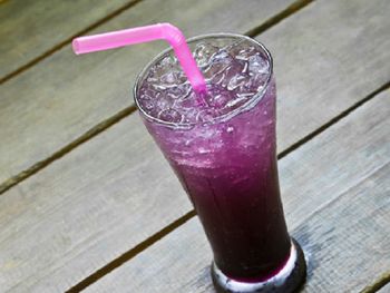 Qué es el Purple Drank: el peligroso trago que ya consumen los argentinos
