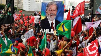 tras las marchas en contra, miles de brasilenos apoyan a dilma y lula tras las marchas en contra, miles de brasilenos apoyan a dilma y lula