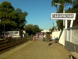 tiraron a una gendarme desde un tren para robarle y murio tiraron a una gendarme desde un tren para robarle y murio