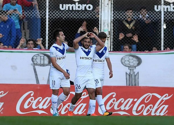 Vélez le ganó a Newells el duelo de necesitados