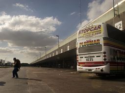 Falsos pasajeros asaltaron un micro en la Ruta 2