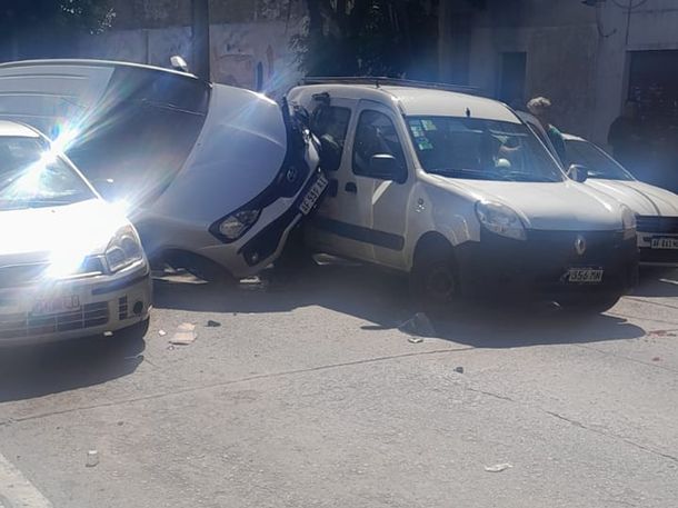 Persecución, tiroteo y vuelco: un delincuente murió y tres fueron detenidos