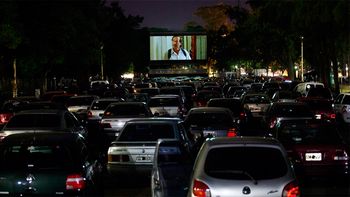 Vuelve el cine: a pesar de la pandemia abrirán un autocine en el AMBA Vuelve el cine: a pesar de la pandemia abrirán un autocine en el AMBA