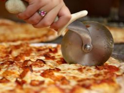 matematicos dan con la forma perfecta de cortar una pizza matematicos dan con la forma perfecta de cortar una pizza