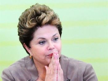 Dilma Rousseff pidió disculpas por no usar el cinturón de seguridad