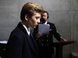 El gesto del hijo menor de Donald Trump en la asunción El gesto del hijo menor de Donald Trump en la asunción