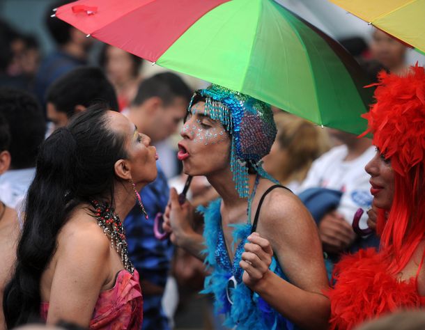 Tras la polémica por los dichos de Aguer, Argentina defiende derechos del colectivo gay