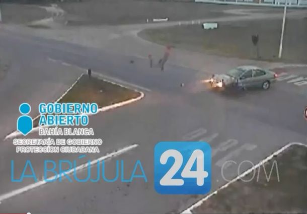 Un motocilista quedó internado en terapia intensiva después de un brutal choque