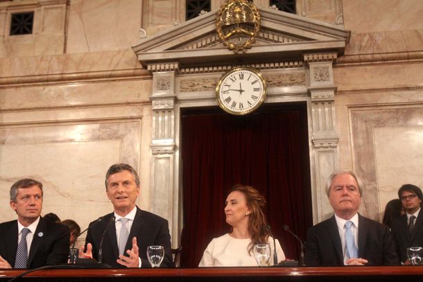 El discurso de asunción de Macri, desaprobado por más de la mitad de la gente