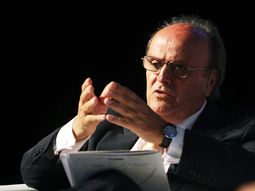 criticas del massismo por el tratamiento oficial de las protestas criticas del massismo por el tratamiento oficial de las protestas