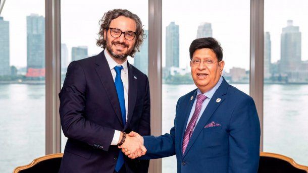 Santiago Cafiero llegó a Bangladesh para una misión comercial junto a empresarios