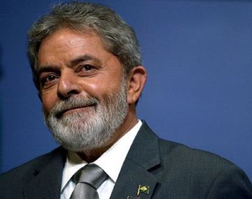 Lula defiende a Rousseff y recuerda que fue reelegida en octubre