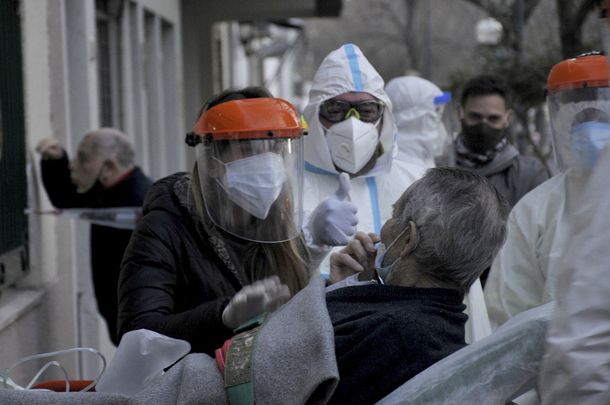 Boletín Oficial: el Gobierno dará un subsidio de $15 mil a los familiares de los muertos por coronavirus