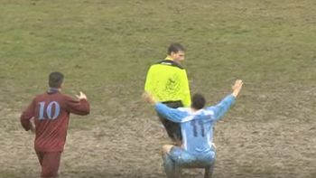 inquebrantable: este arbitro soporto la peor agresion de un jugador inquebrantable: este arbitro soporto la peor agresion de un jugador