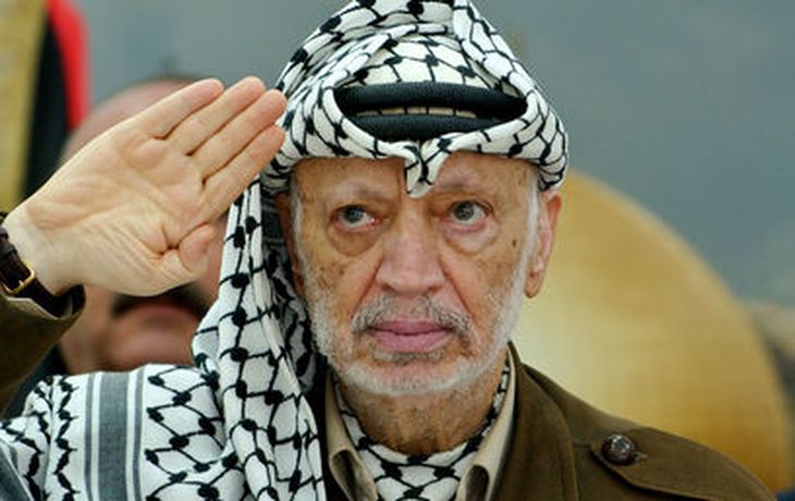 Exhuman a Arafat para saber si murió envenenado