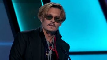 johnny depp entrego un premio borracho johnny depp entrego un premio borracho