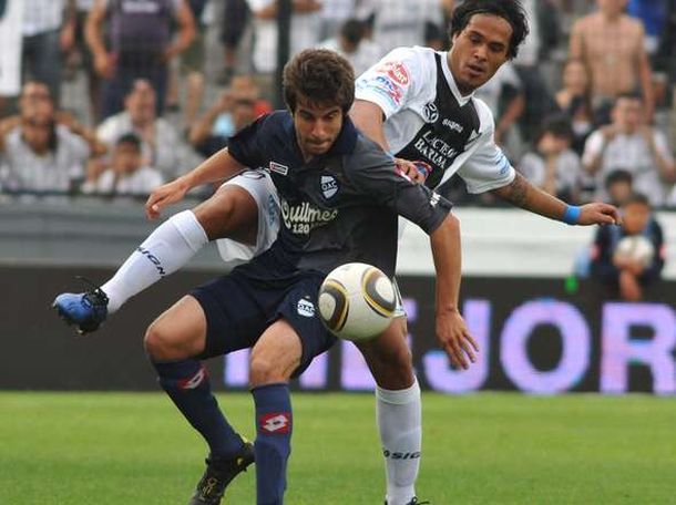 Quilmes se enfrenta a All Boys para revertir el mal comienzo