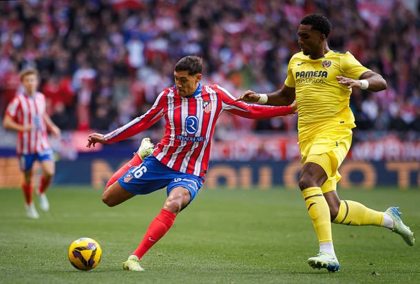 El gesto de Nahuel Molina con un hincha de Boca en el partido del Atlético de Madrid