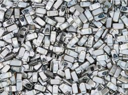 Encontrá los autos escondidos entre los celulares Encontrá los autos escondidos entre los celulares