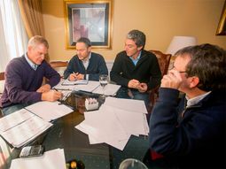 de narvaez salio a pegar a massa con el gobierno de narvaez salio a pegar a massa con el gobierno