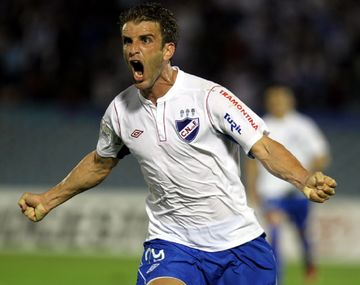 River va a la carga por el cuarto refuerzo: el delantero Iván Alonso