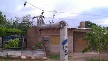 Violento tornado en Catamarca causó la muerte de un adolescente y graves destrozos Violento tornado en Catamarca causó la muerte de un adolescente y graves destrozos