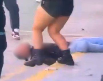 Imágenes sensibles: así fue el ataque que le provocó la muerte a un joven a la salida de un boliche en Batán