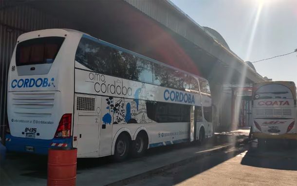 Horror en Córdoba: hallaron un feto en el baño de un micro de larga distancia