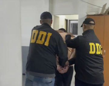 Un hombre mató a otro de un palazo y descuartizó el cuerpo con una motosierra