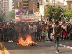 Los manteros cortan la avenida Pueyrredón Los manteros cortan la avenida Pueyrredón