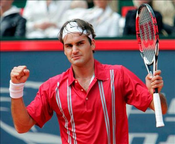 Federer rojo_EFE