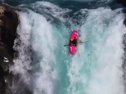 Un kayakista logró el segundo mayor descenso de la historia