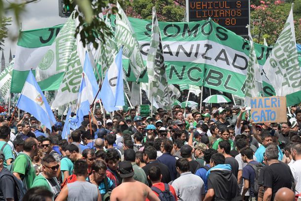 La marcha contra las políticas de Macri se movió al ritmo de Maluma