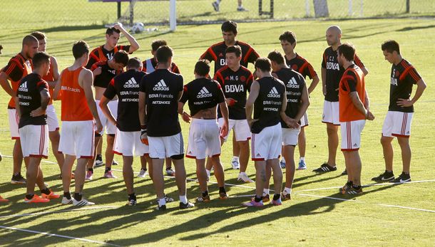 ¿Los primeros borrados? Gallardo probó un equipo con cambios