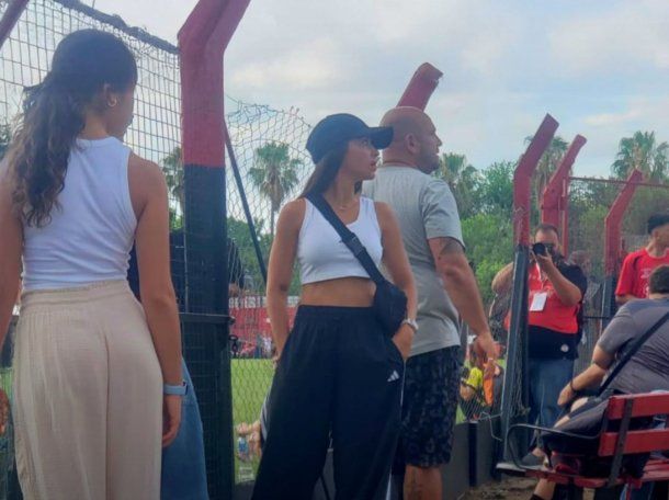 Antonela Roccuzzo se robó todas las miradas al alentar a Thiago Messi en Rosario