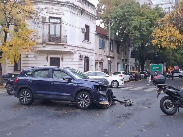 Impresionante choque múltiple en Colegiales dejó al menos tres heridos