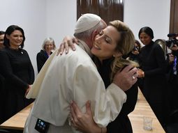 Fabiola Yáñez se reunió con el papa Francisco y le regaló el cáliz usado en la misa de Luján