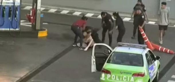 Ensenada: una brutal pelea entre jóvenes casi termina en tragedia