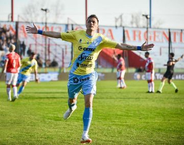 Leandro González celebra uno de los dos goles