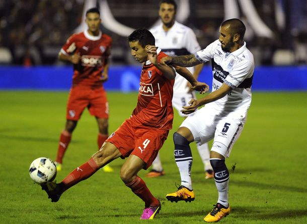 Gimnasia se durmió e Independiente se lo empató en La Plata