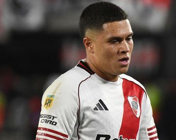 Alerta en River: Quintero sintió una molestia y no salió al segundo tiempo