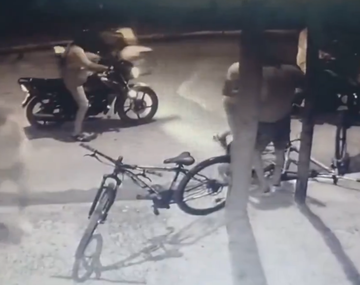 González Catán: motochorros asaltaron a su hijo