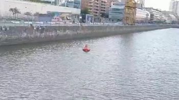 encontraron sin vida al hombre que se tiro del puente de la mujer en puerto madero encontraron sin vida al hombre que se tiro del puente de la mujer en puerto madero
