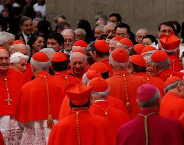 Cardenales en el Vaticano.