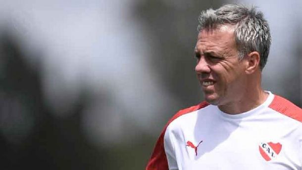 Lucas Pusineri dejó de ser el DT de Independiente