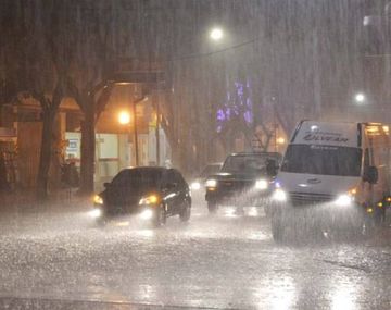Rige un alerta por tormentas fuertes con ráfagas y caída de granizo en Provincia