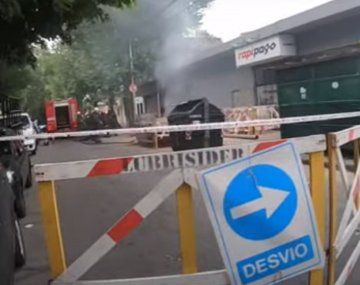 Susto en Parque Chas por el incendio en una cámara de luz