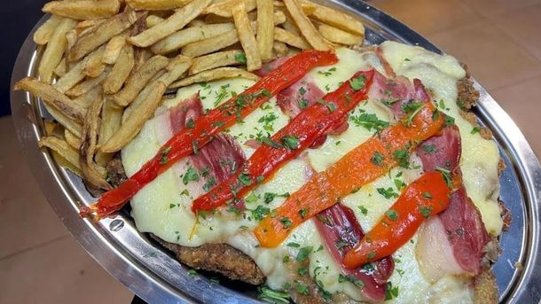 Jugador N°12 ofrece platos deliciosos y abundantes. 