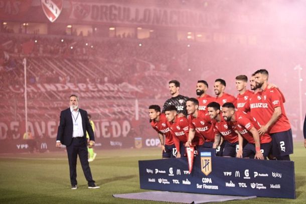 Independiente goleó 3-0 a Barracas y es puntero de la Zona A